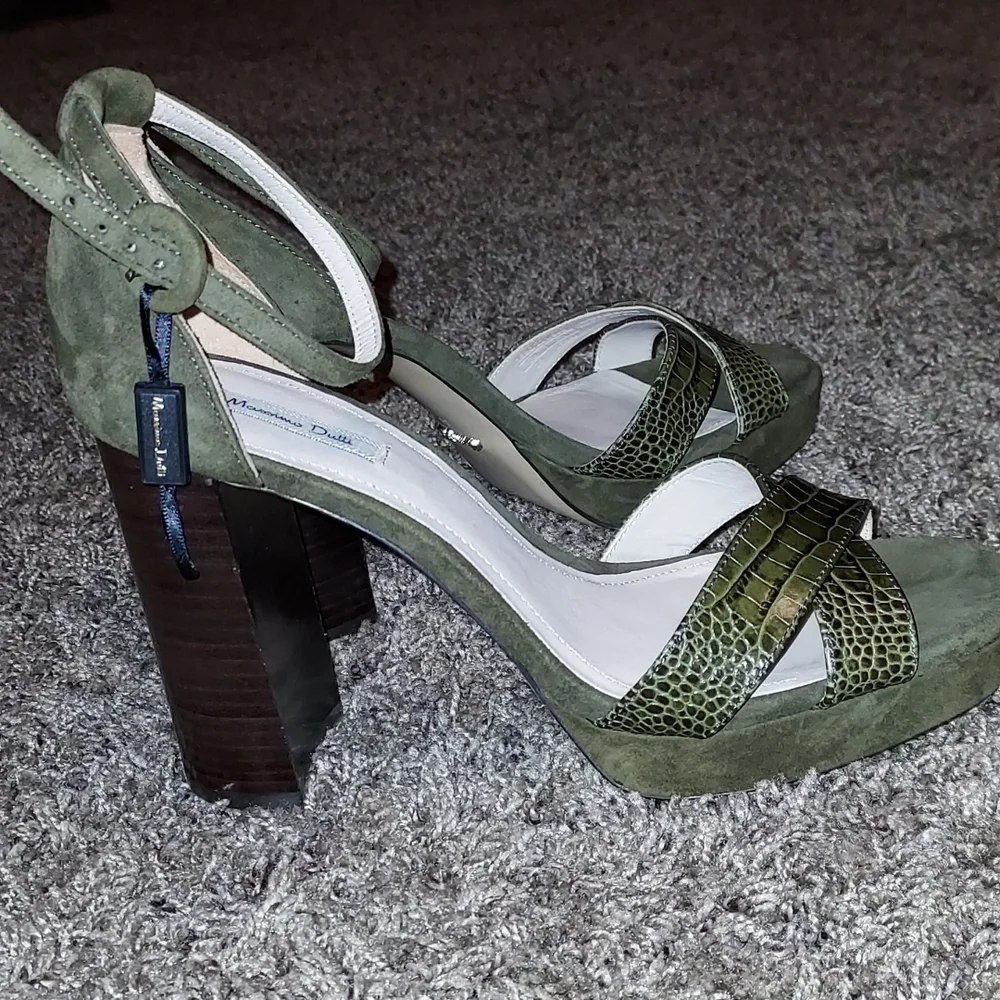 MASSIMO DUTTI NWT OLIVE LEATHER STRAPPY PLATFORMS PUMPS